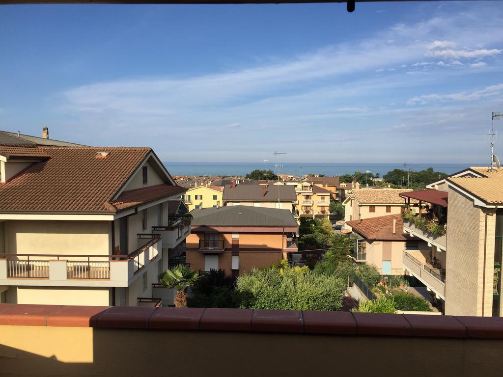 Mansarda Mare Daire Altidona Oda fotoğraf